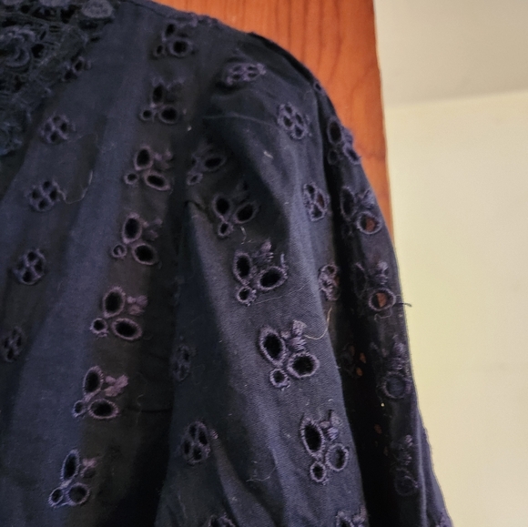 Doen Eyelet Blouse/Top in Navy Blue - Picture 6 of 12
